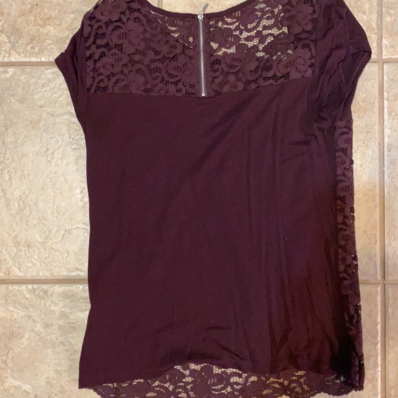 Burgundy/purplish blouse - Picture 2 of 2